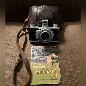 KODAK 35 Anastigmat Vintage Camera w/Brown Leather Case and Instruction Manual